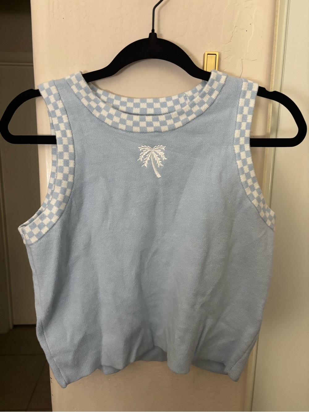 NWOT Sincerely Jules Light Blue Sweater vest w/ Checkered Trim in white, Size L